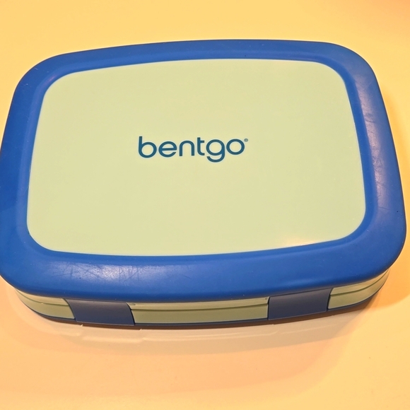 Set of 2 Bentgo Kids Lunch Boxes and Bentgo Cooler Bag - Picture 6 of 16